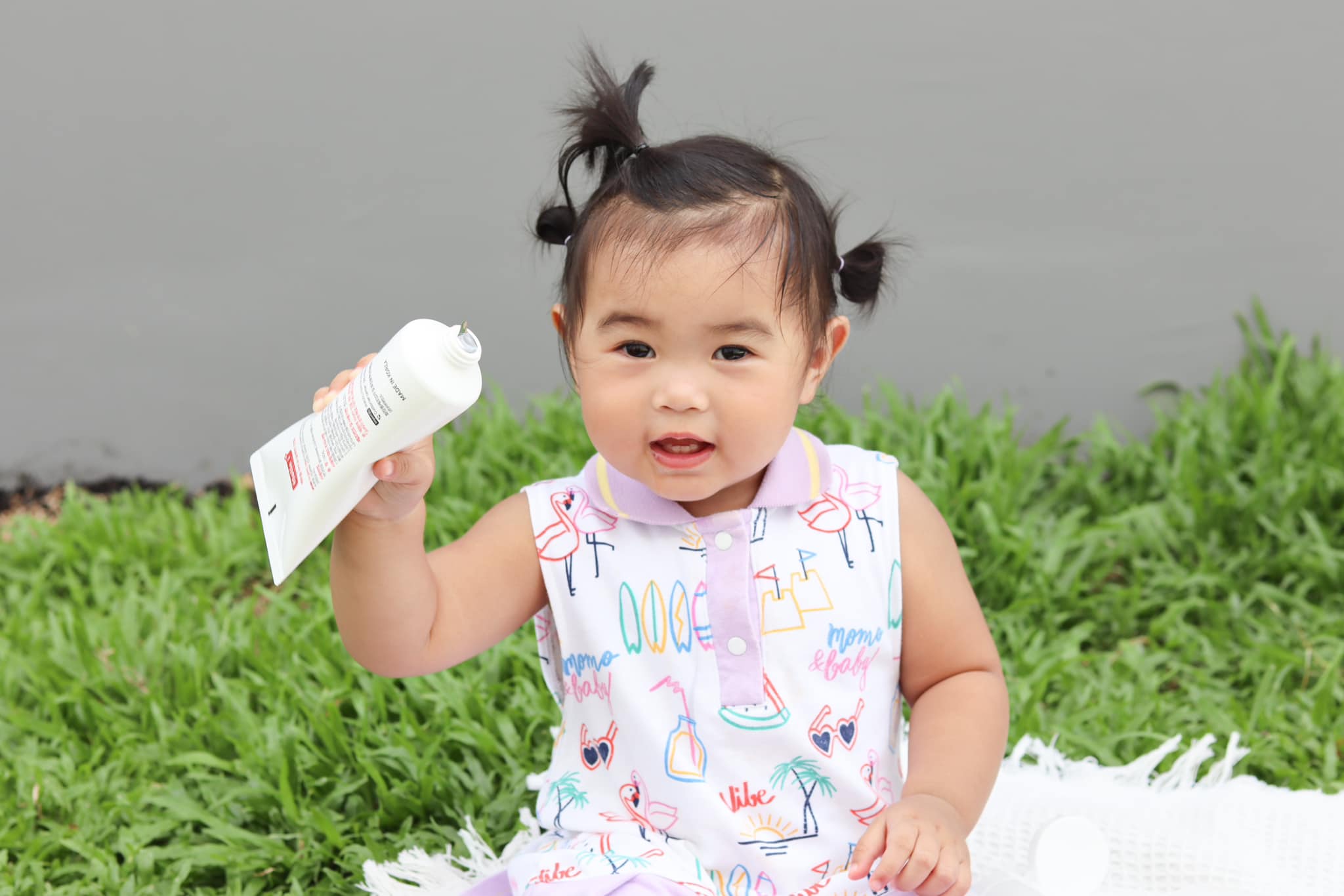 ทาเจลให้ลูกด้วยซูทติ้งเจลของเอทัวล์ อาย